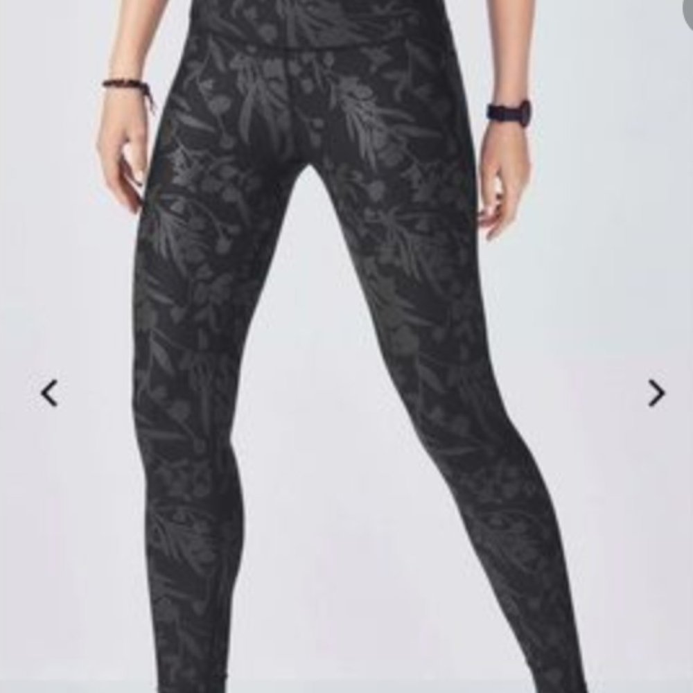 Fabletics wind vine leggings